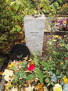 Friedhof der Dorotheenstädt.  und Friedrichwerderschen Gemeinden Dorotheenstädtischer Friedhof Oct. 2016 - 16 2.jpg