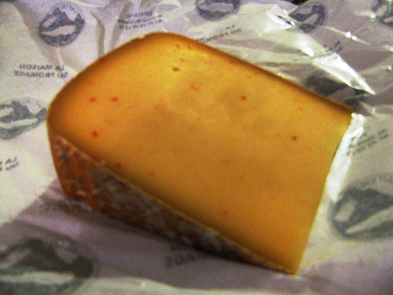 File:Fromage de brebis - piment d'Espelette 2.JPG