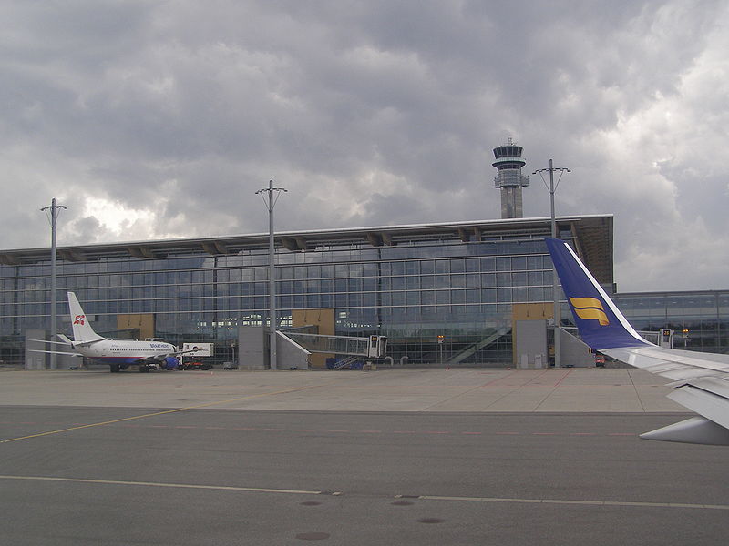 File:Gardemoen airport.jpg
