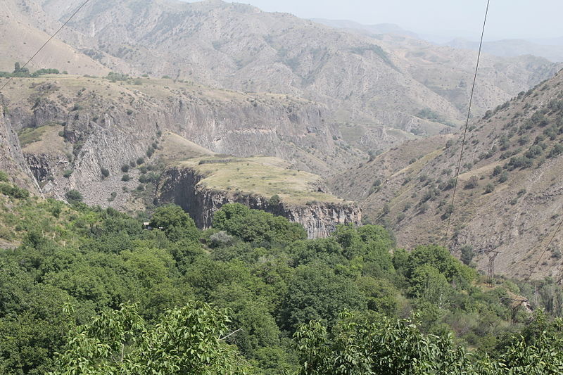 File:Garni Gorge 02.JPG