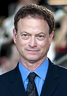 Gary Sinise Gary Sinise 2011 (cropped).jpg