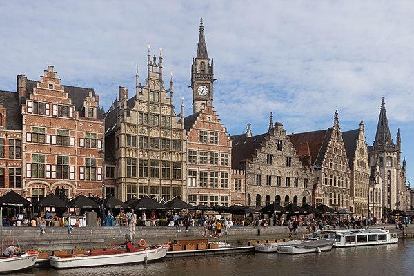 Image: Gent, de Graslei vanaf de Korenlei met oeg 24758tm 61+25159 IMG 0447 2021 08 13 18.37