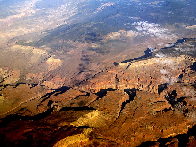 File:Grand_Canyon,_from_about_Mohawk_to_Whitmore_Canyons,_below_the_Uinkaret_Volcanic_Field.jpg