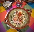 Pozole ye una virolla tipica mexicana que contiene rabanetas entre atros ingredients.