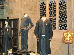 Hogwarts: Historie, Ledelse, Udseende og omgivelser