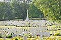 Hannover War Cemetery, dahinter Ahlemer Höhe