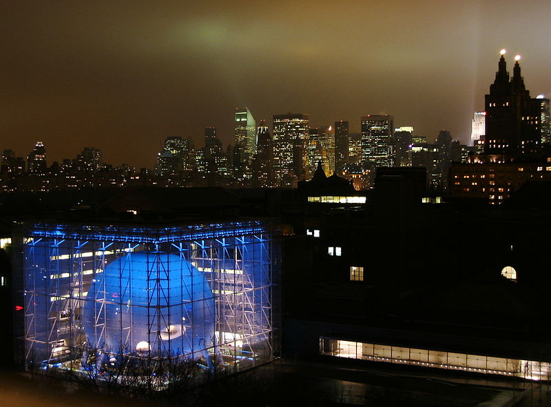 File:Hayden planetarium at night.jpg