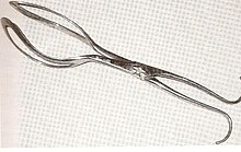 Hodge forceps derived from French Levrret type forceps