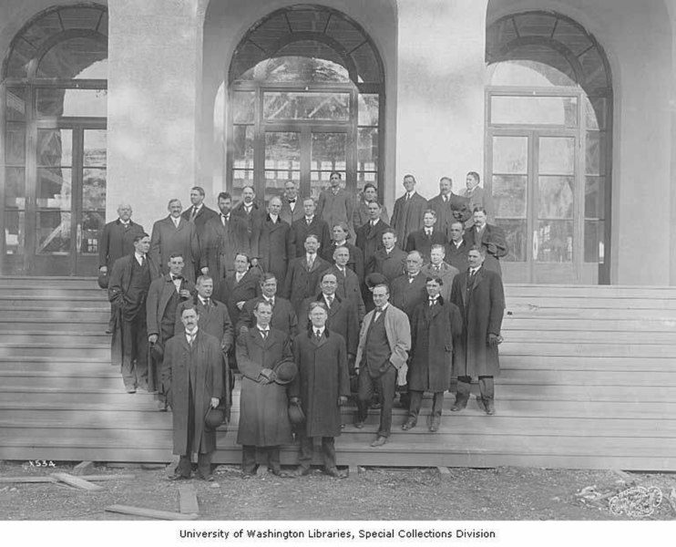 File:Hoo Hoo members posed on the front steps of the California Building, Alaska-Yukon-Pacific-Exposition, Seattle, Washington, March (AYP 1121).jpeg