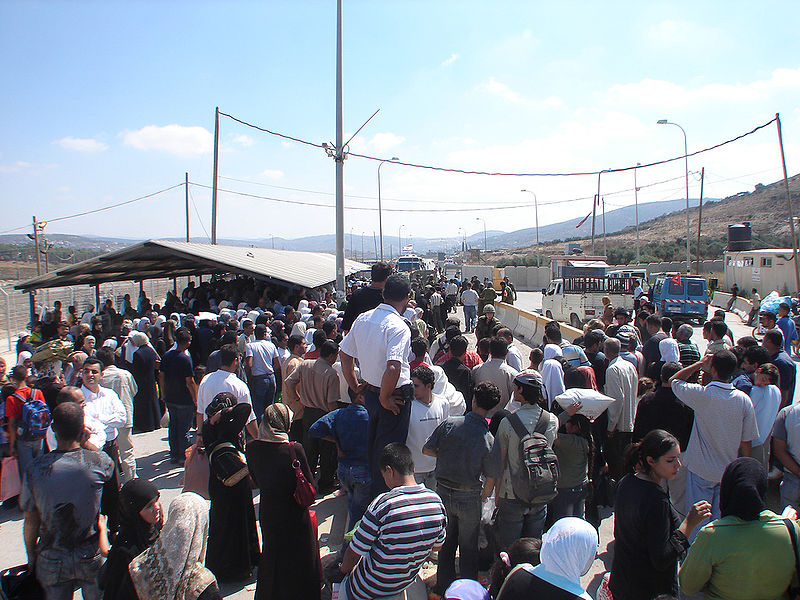 صورة:Huwwara Checkpoint Palestine.jpg