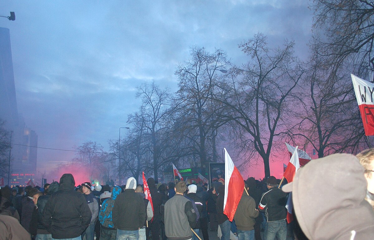 Варшава март