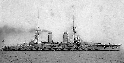 "סָצוּמָה", האונייה הראשונה בעולם שתוכננה ונבנתה כאוניית-מערכה כלילת תותחים כבדים ("דרדנוט")