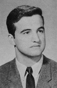 John Belushi 1967, då han studerade på high school.