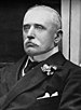 John perancis, 1st Earl of Ypres, Bain foto potret, duduk, cropped.jpg