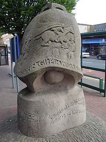 The statue of Gilpin's Bell at Fore Street John Gilpin1.JPG