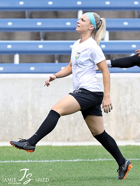 File:Julie Ertz (41793502535).jpg