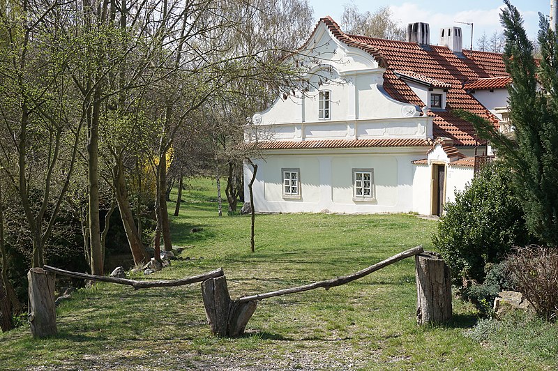 File:Kalingerův mlýn u Středokluk (8).jpg