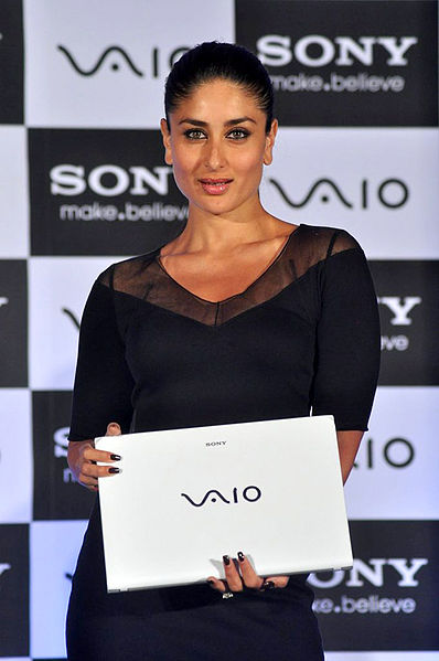 File:Kareena kapoor vaio launch4.jpg