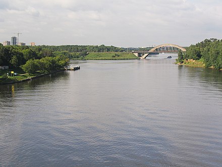 Водохранилища москвы реки. Канал имени Москвы Химкинское водохранилище. Химкинское водохранилище и Москва река. Химкинское водохранилище мост. Москва река канал Химки.