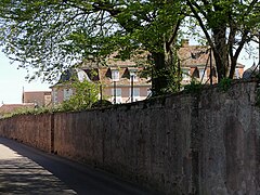 Mur de clôture du domaine