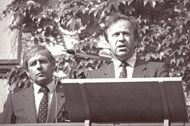 OB Kurt Petzold und MdL Werner Hollwich (v. l.) bei einer Anti-Atomkraft-Kundgebung in den 1980er Jahren