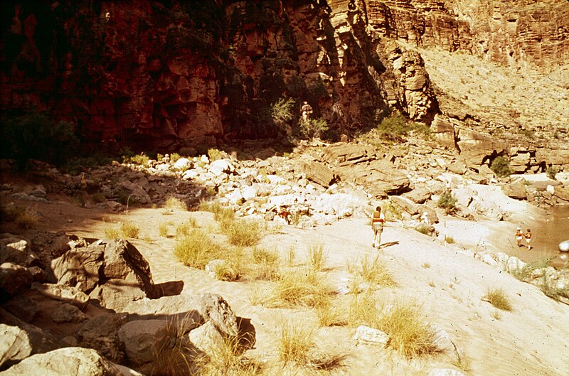 File:L148.3 LEFT - MATKATAMIBA CANYON. (19402327549).jpg