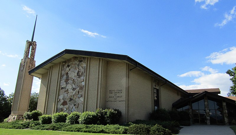 File:LDS Church in Provo (35022563982).jpg