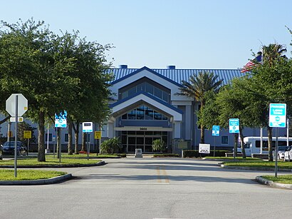 How to get to Lakeland Linder International Airport with public transit - About the place