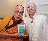 Lars Muhl dengan Dalai Lama pada tahun 2015