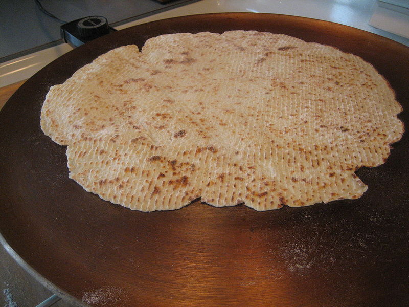 File:Lefse on a griddle.jpg