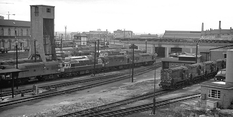 File:Leicester Midland locomotive shed yard on a Sunday, with classes 25, 27, 08, Nigel Tout, 13.8.67.jpg