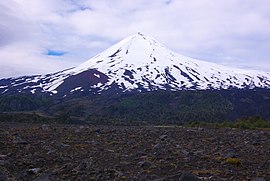 Llaima vulkaani lumine koonus