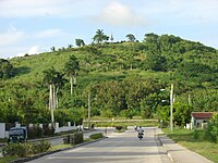 Capiro's Hill with Che's Battle of Santa Clara Monument at the top Lomacapiro2.JPG