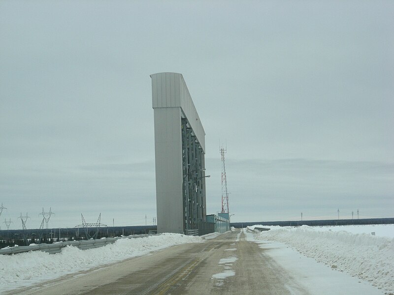 File:Long-Spruce-Generating-Station.JPG