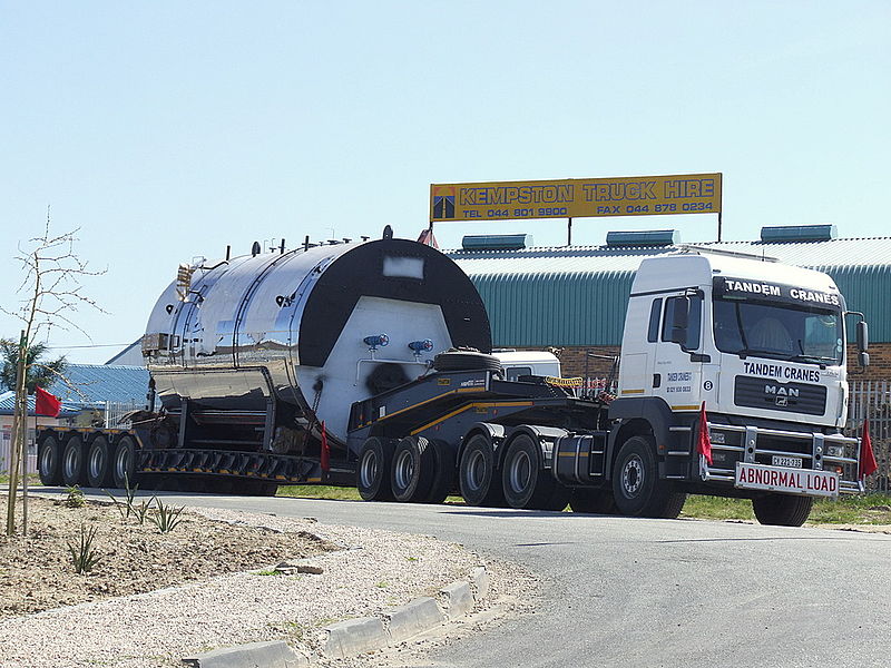 File:MAN Abnormal load (11970461963).jpg