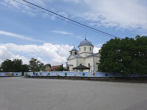 Biserica cu hramul „Înălțarea Domnului” din localitate.