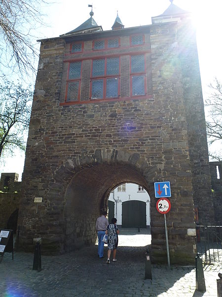 File:Maastricht - Helpoort - Sint Bernardusstraat 1 (1-2015) P1140906.JPG