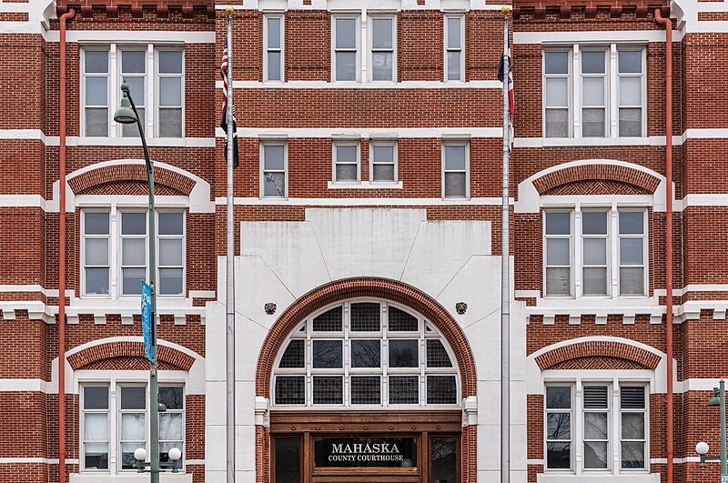 File:Mahaska County Courthouse, Oskaloosa, Iowa (46833722435).jpg