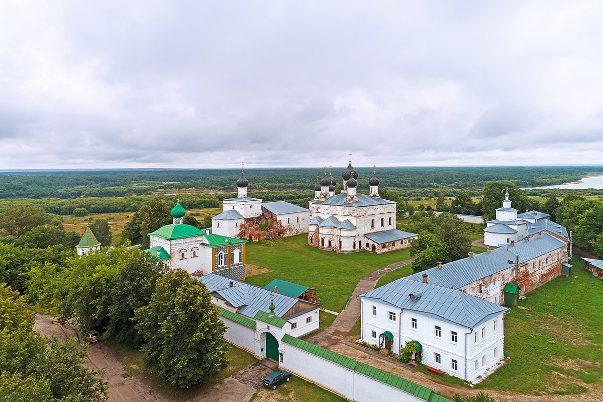 Костромская область макарьевский. Макарьев Унженский монастырь. Свято-Троицкий Макариево-Унженский монастырь. Макарьево-Унженский монастырь Макарьев Костромская область. Свято Троицкий монастырь Макарьево-Унженский мужской монастырь.