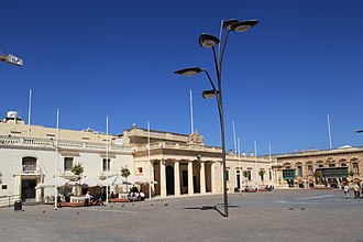 Saint George's Square (Misrah San Gorg) in Valletta, the former slave market Malta - Valletta - Triq ir-Repubblika - Misrah San Gorg - Attorney General 03 ies.jpg