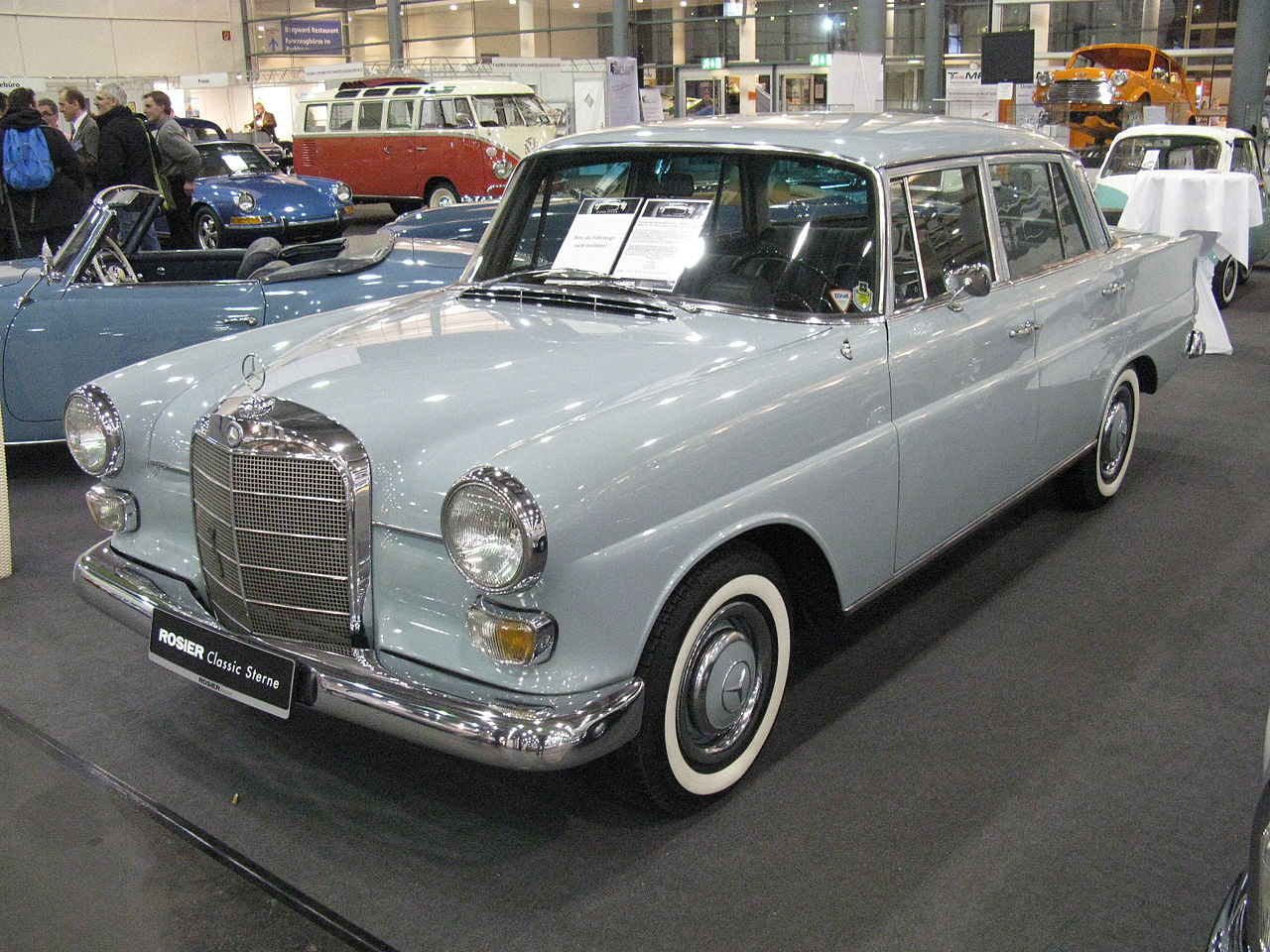 File:Mercedes-Benz 200 Heckflosse W110 (8490835392).jpg