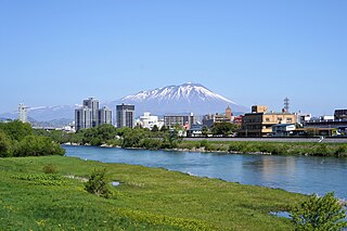 Morioka and Mount Iwate and River Kitakami in May 2019.jpg