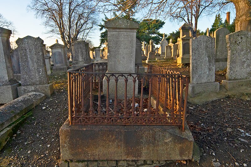 File:Mount Jerome Cemetery - 146124 (32348398938).jpg