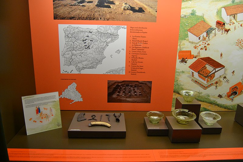 File:Museo Arqueológico Regional (25246168864).jpg