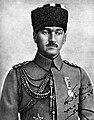 Mustafa Kemal Ataturk met onderscheidingen.jpg