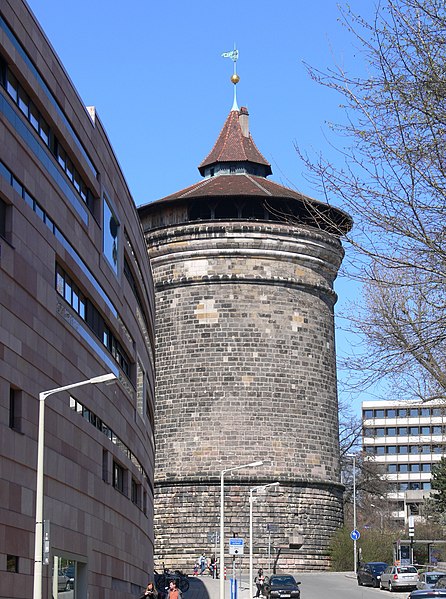 File:Nürnberg Laufertorturm schwarz M 7.jpg