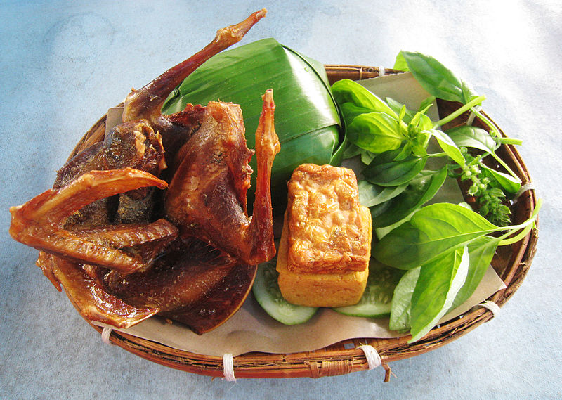 File:Nasi Timbel Dara Goreng.JPG