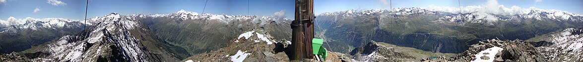 Panoramarundblick vom Gipfel