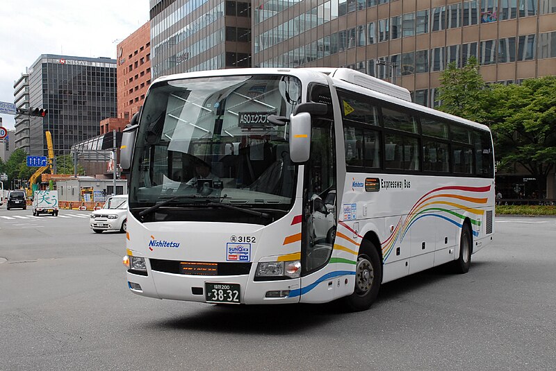 File:Nishitetsu-Bus 3152.jpg