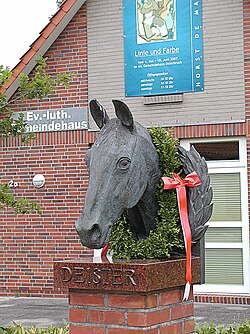 Osterbruch 2007 - Minnesmerke over konkurransehesten "Deister" - av RaBoe 02.jpg